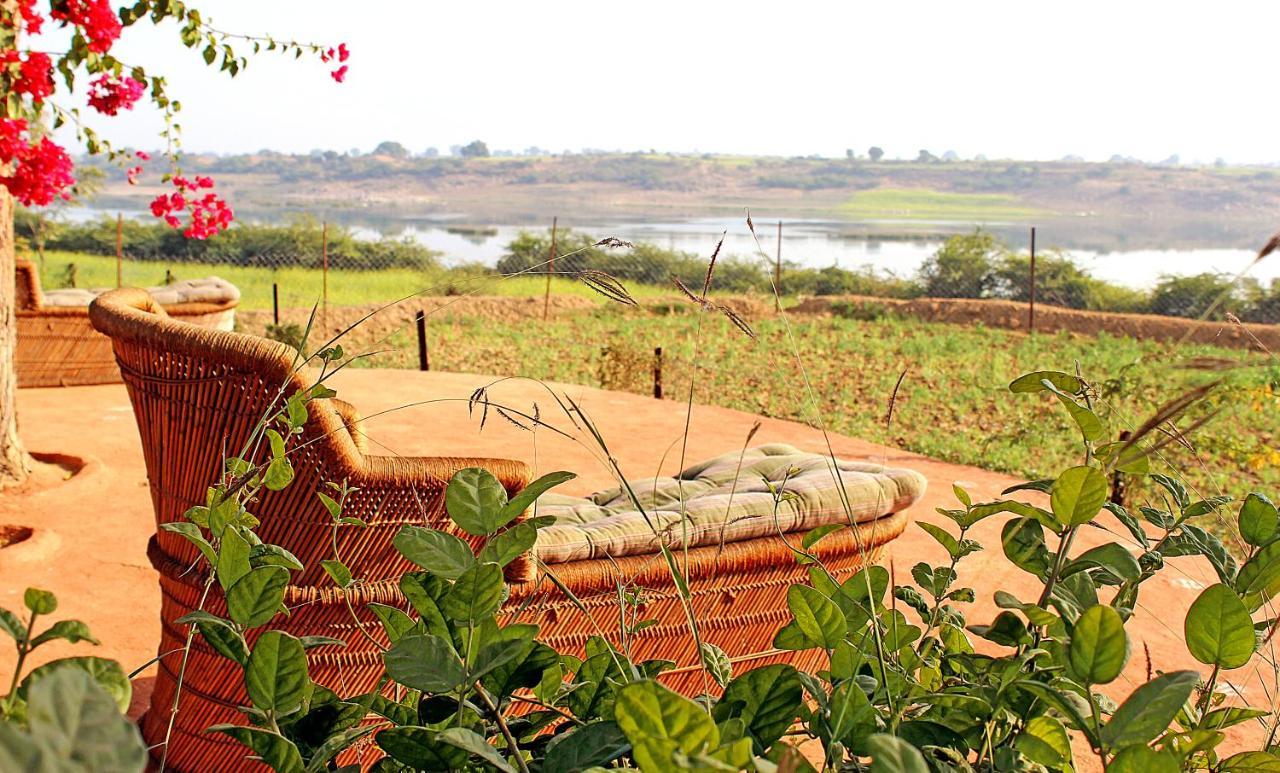 Bhadrawati - A Riverside Safari Lodge Ranthambore Exteriör bild