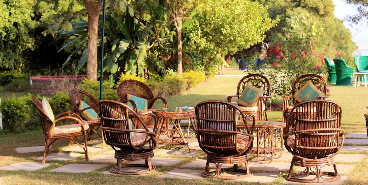 Bhadrawati - A Riverside Safari Lodge Ranthambore Exteriör bild