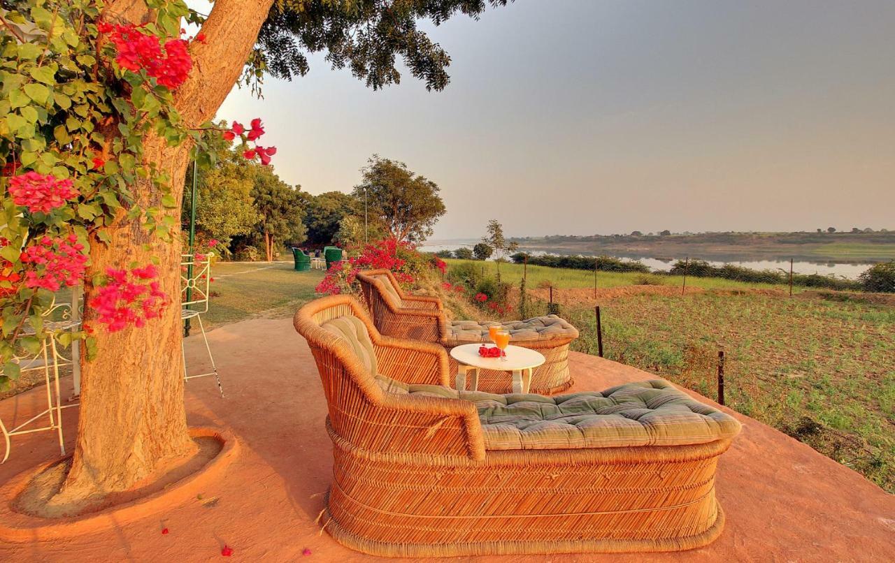 Bhadrawati - A Riverside Safari Lodge Ranthambore Exteriör bild