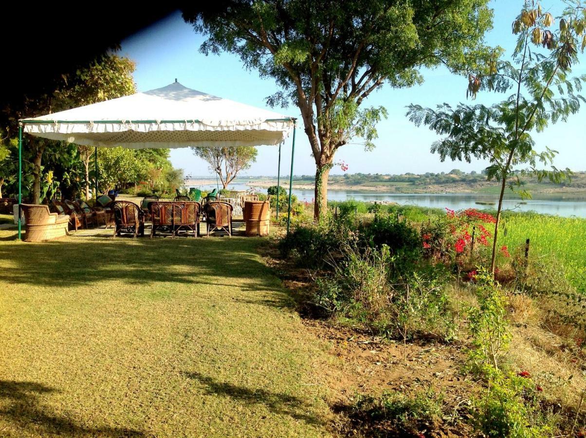 Bhadrawati - A Riverside Safari Lodge Ranthambore Exteriör bild